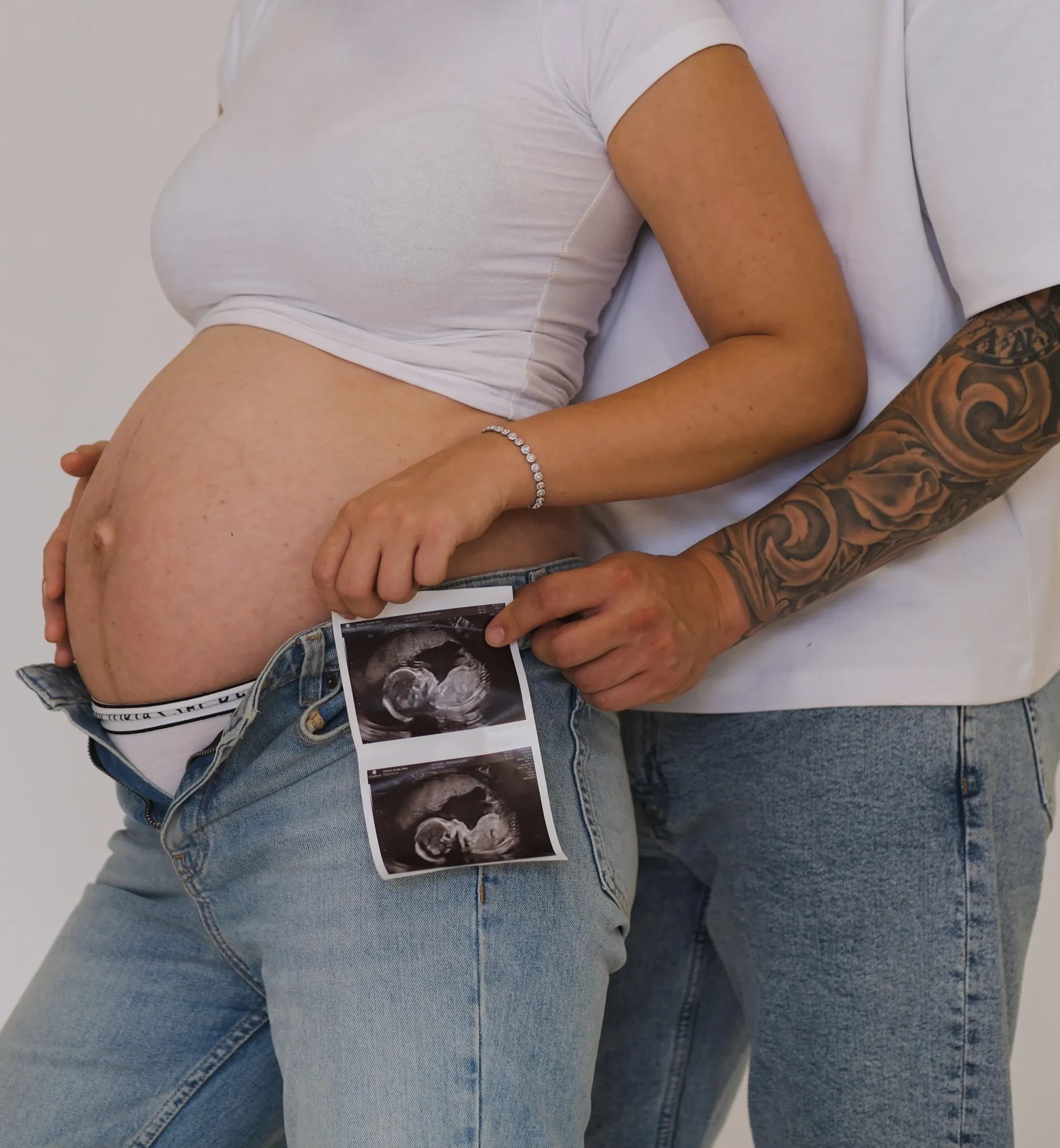 Maternity photography by Rhiann — image 11